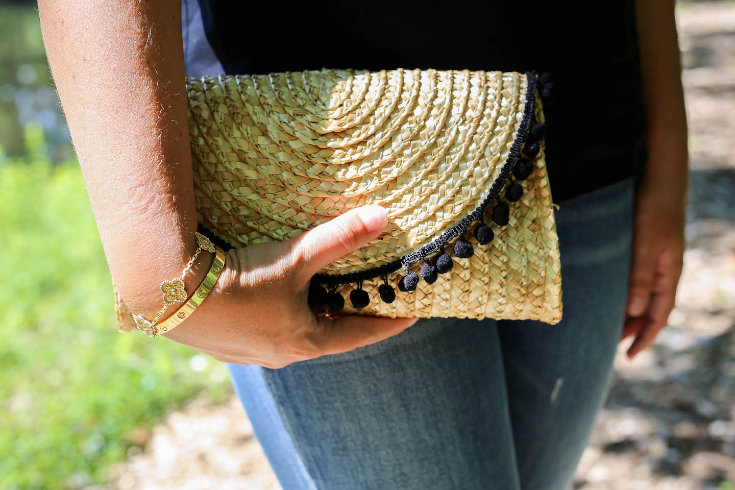 pom-pom-straw-clutch